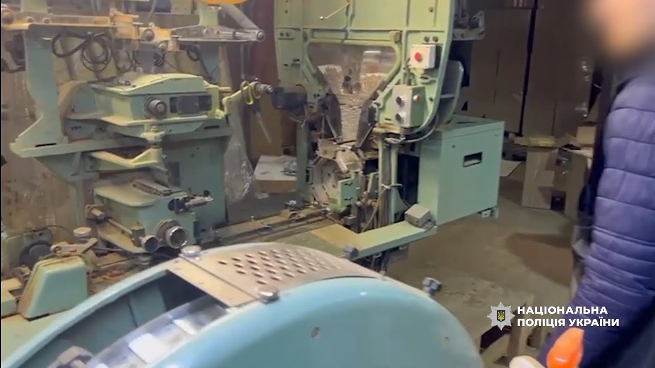 60 млн злочинного прибутку на виробництві сигарет: поліція знешкодила діяльність підпільної фабрики