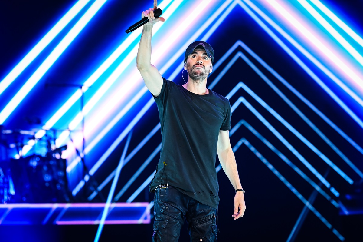 Новини культури - Енріке Іглесіас з дружиною чекають на поповнення