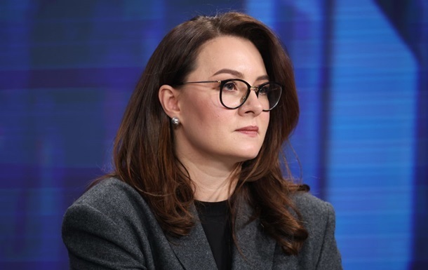 Новини України - Кабмін частково скасував заборону виїзду за кордон жінок-депутаток