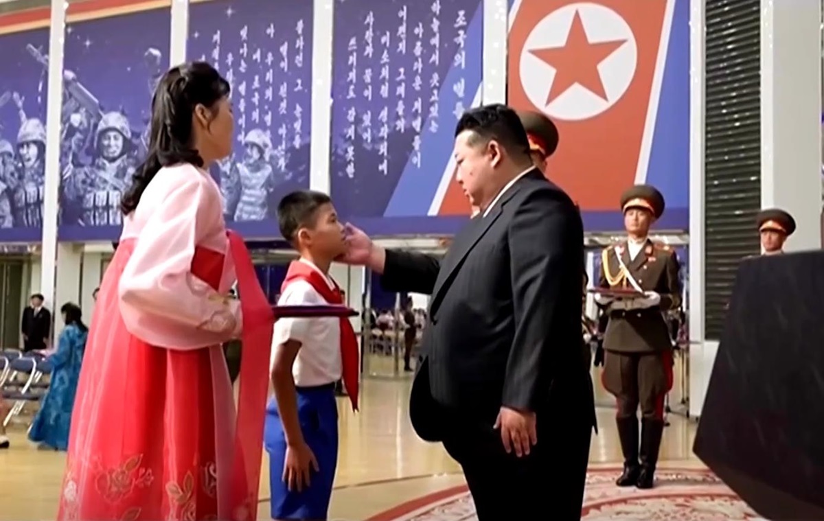 Новини світу - Кім Чен Ин пообіцяв "прекрасне життя" родинам вбитих солдатів