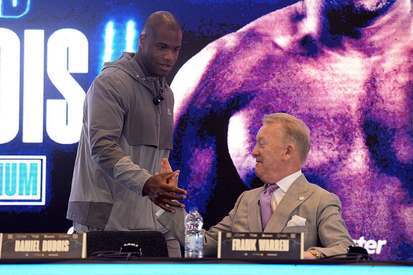 Новини спорту - Промоутер Дюбуа в яскравих фарбах змалював наступний бій Дюбуа