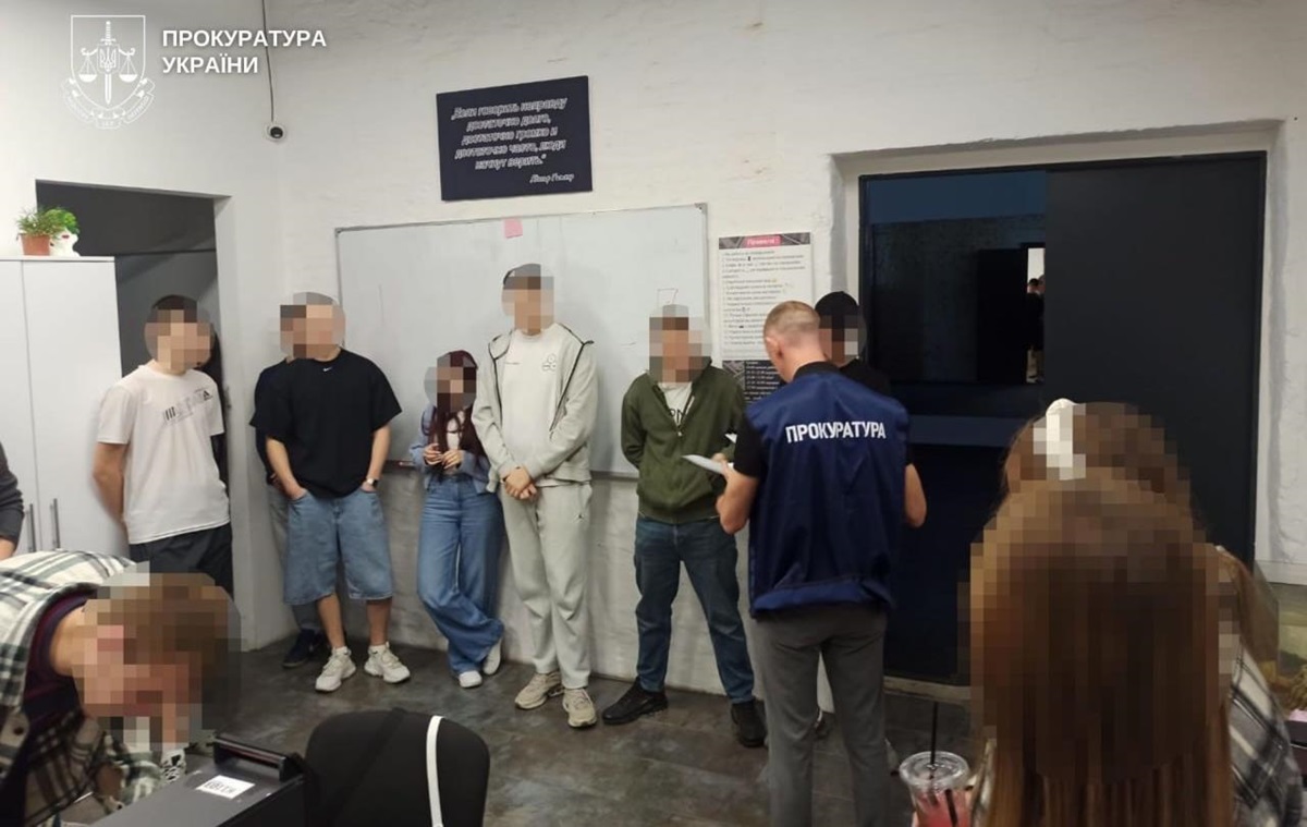 Новини України - У Дніпрі ліквідували 11 шахрайських кол-центрів