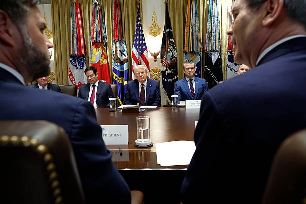 Новини світу - Бессент: Санкції проти РФ у Трампа вже на столі