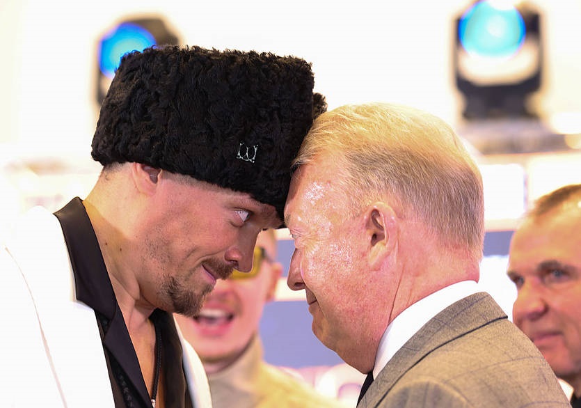 Новини спорту - Френк Воррен сприймає травму Усика як причину для невиходу на ринг