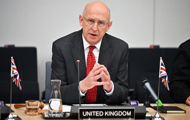 Новини світу - Голова Міноборони Британії: Путін слабший, ніж будь коли