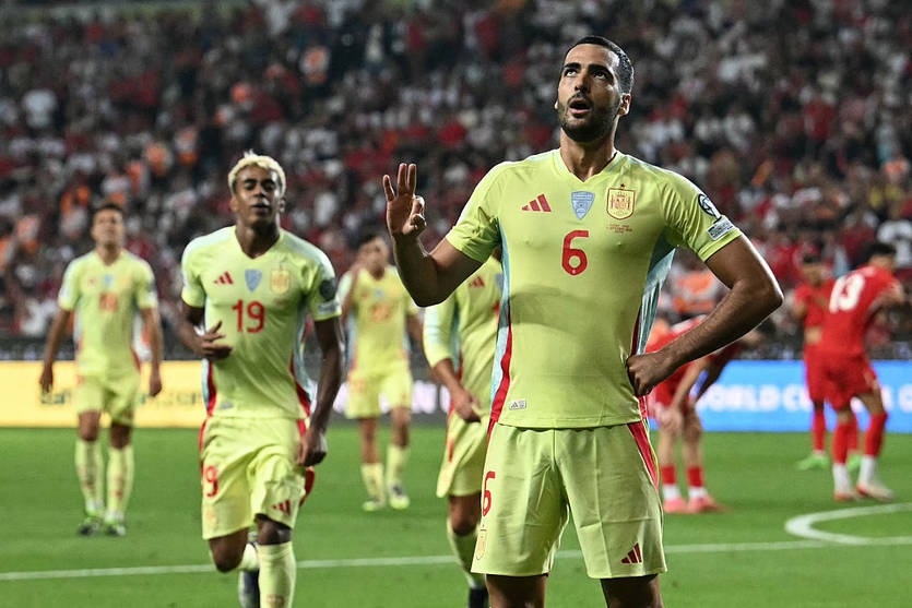 Новини спорту - Іспанія знищила Туреччину, Німеччина впевнено взяла перші очки