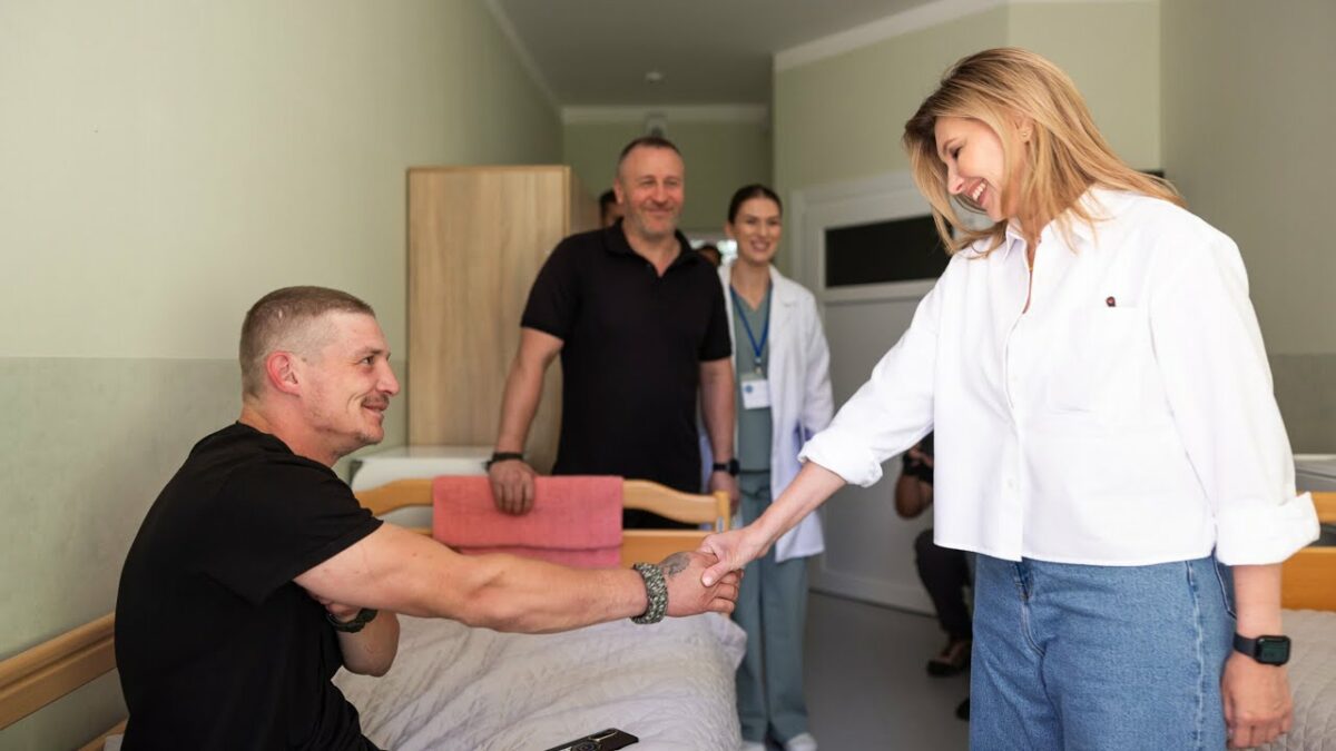 Олена Зеленська відвідала Головний медичний клінічний центр МВС і Пластовий центр на Київщині