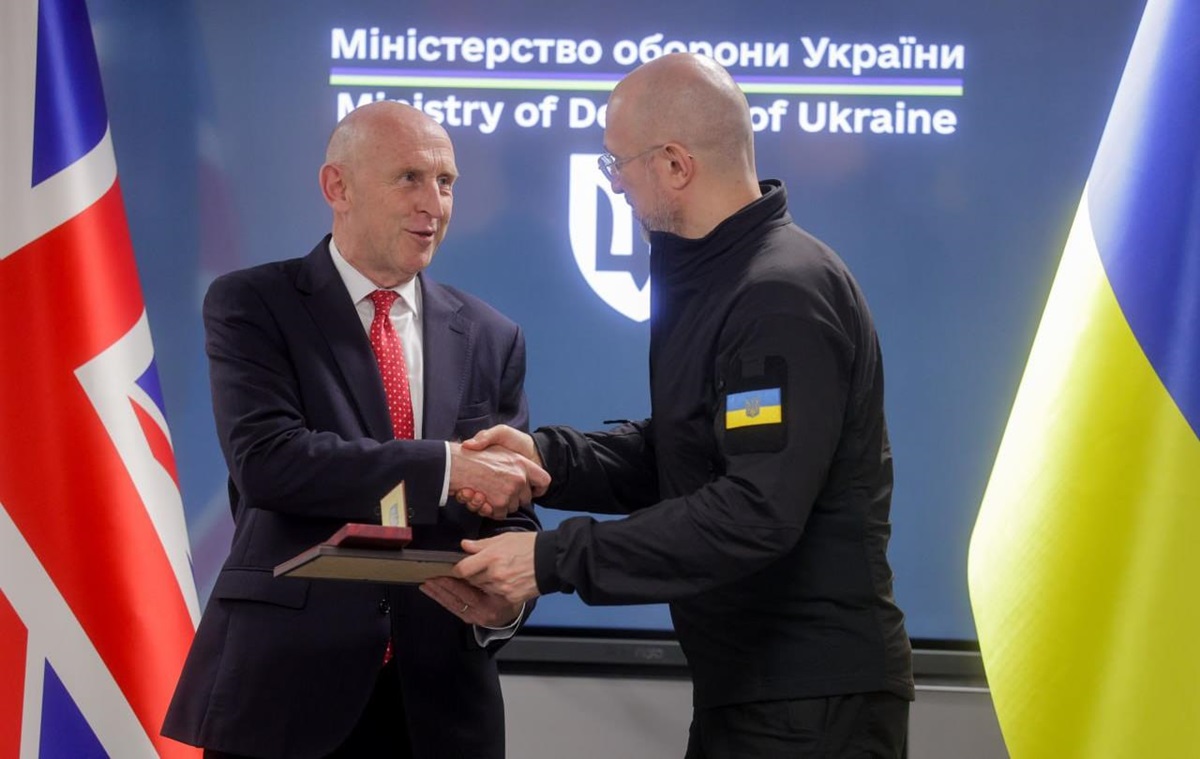 Новини України - Міністри оборони України та Британії провели важливу зустріч