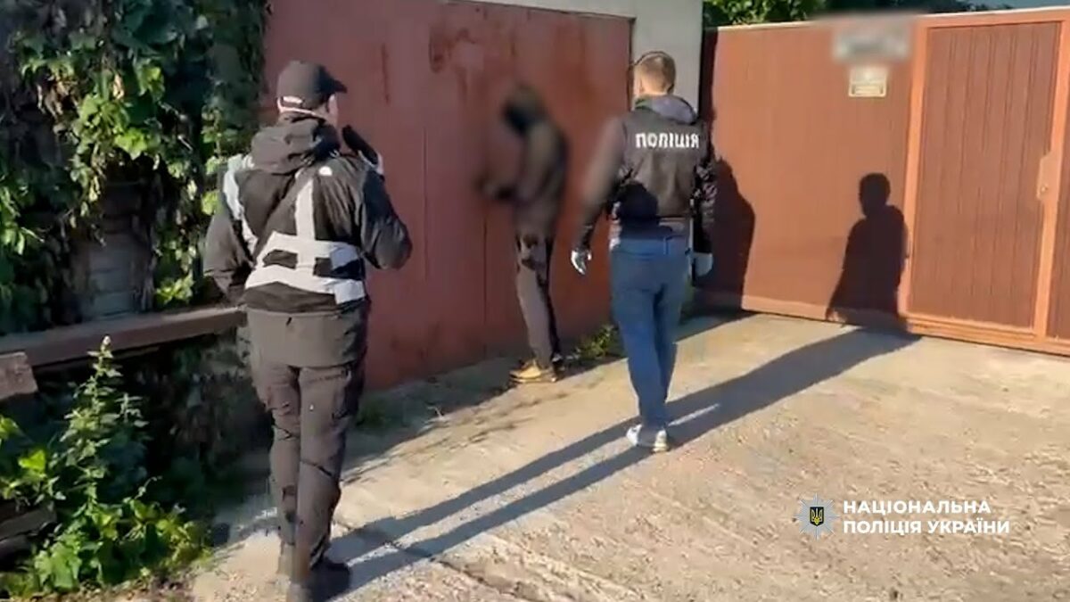 Нацполіція знешкодила угруповання, яке забезпечувало наркотрафік до Київського СІЗО