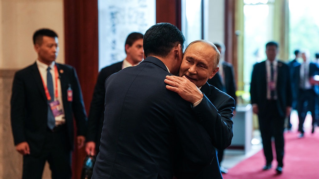 Новини світу - "Стратегічна" угода: Путін випросив у Сі експорт північних оленів до Китаю