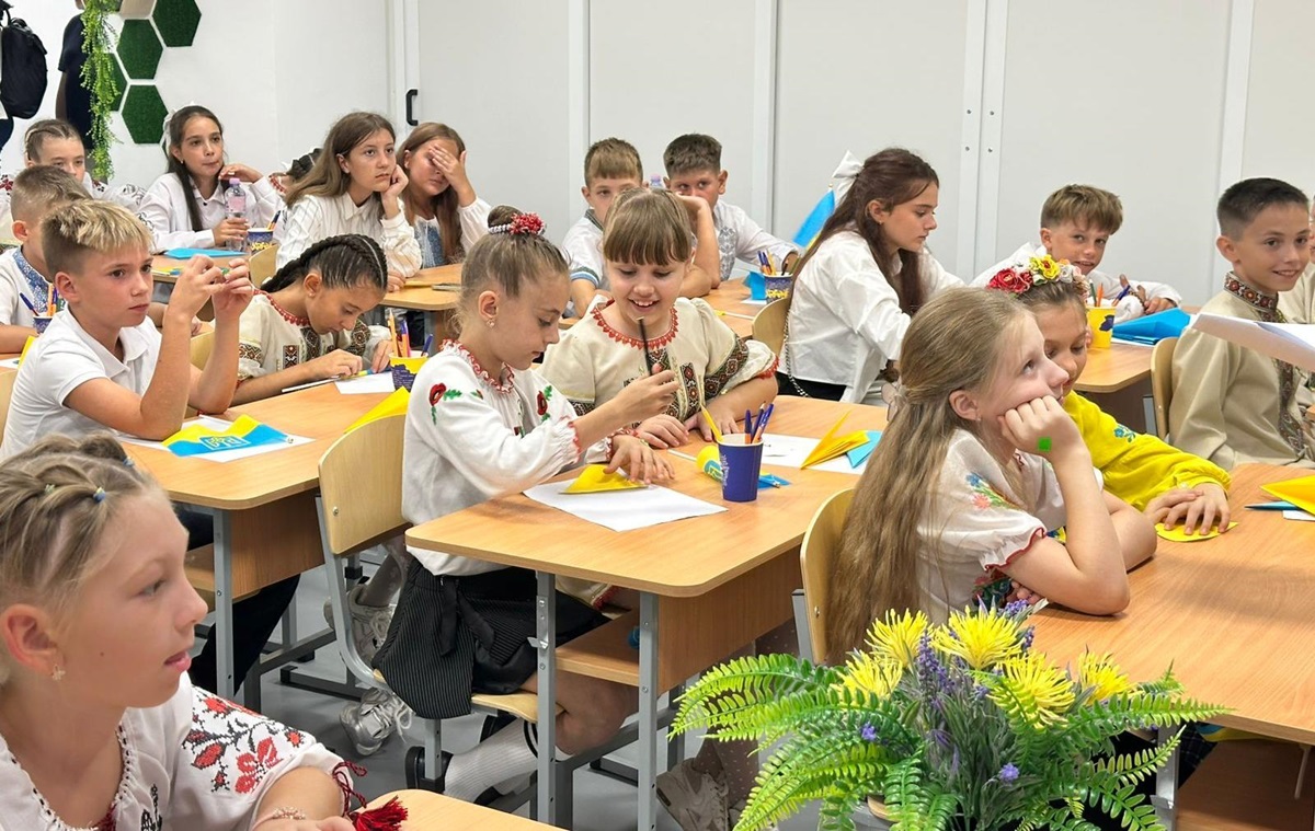 Новини України - В Україні навчальний рік розпочали 3,5 млн школярів