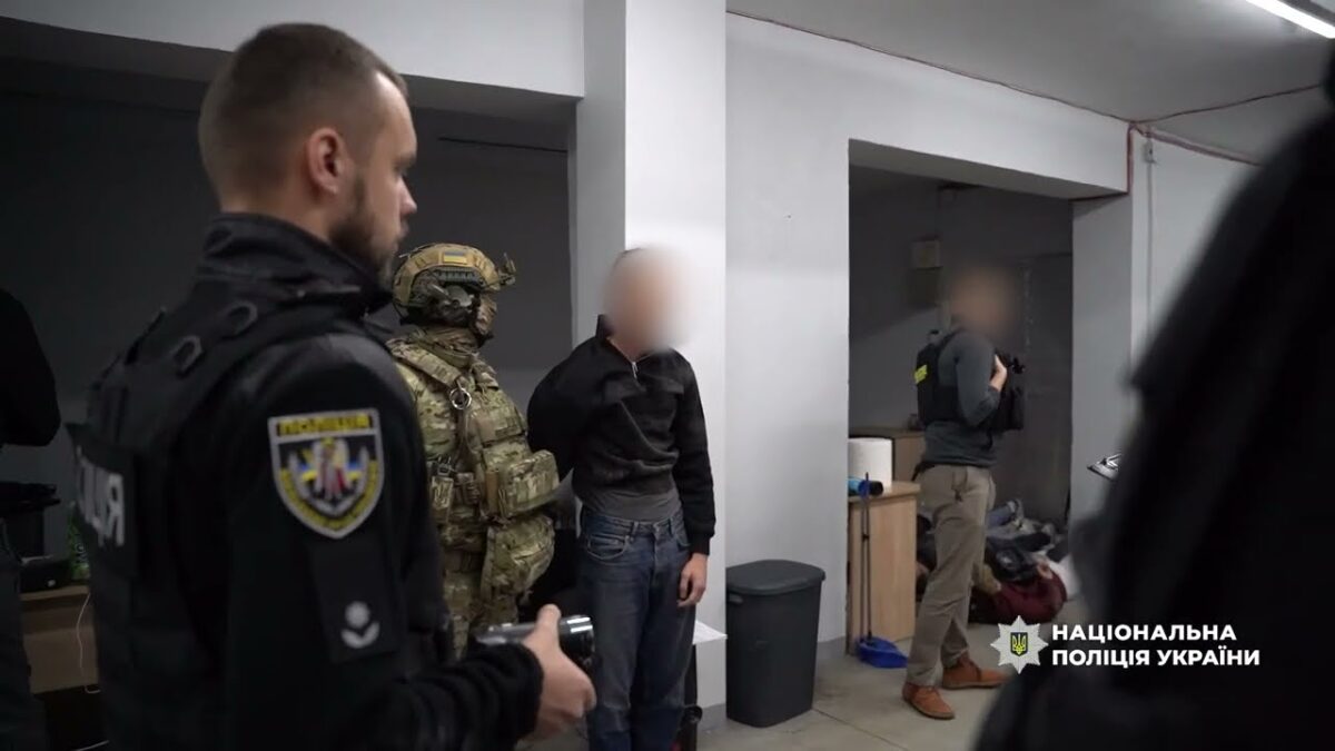 Поліція викрила мережу шахрайських call-центрів, яка ошукала громадян ЄС на 50 мільйонів