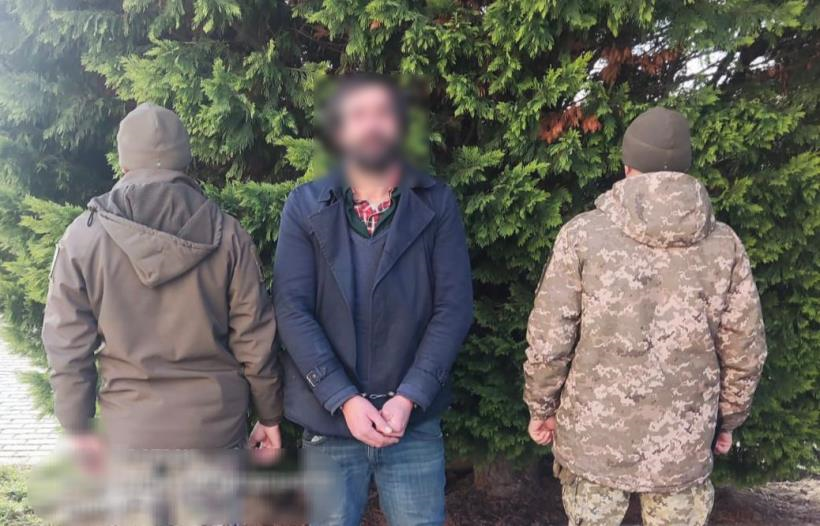 Новини України - Прикордонники затримали іноземця, який пішки добирався до Словаччини