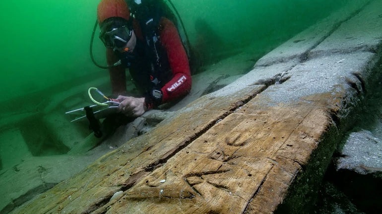 Технології - У Єгипті знайшли унікальний 35-метровий човен