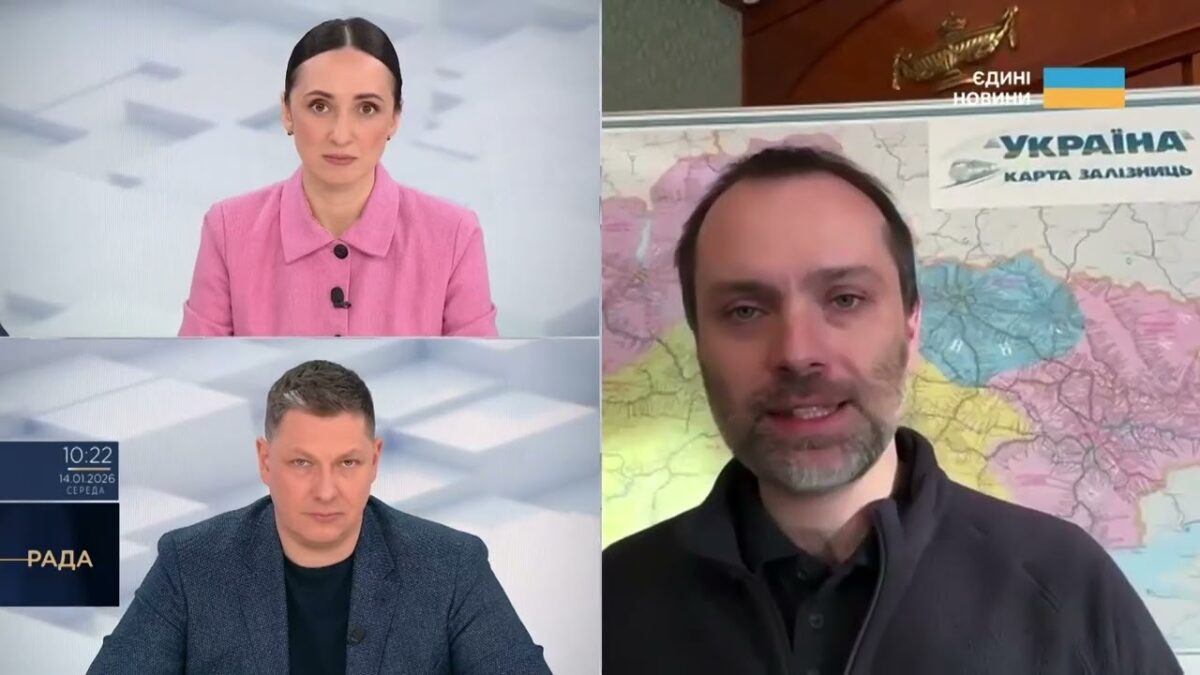 Вагони незламності, обіди та тепло: як допомагають пасажирам | Олександр Перцовський