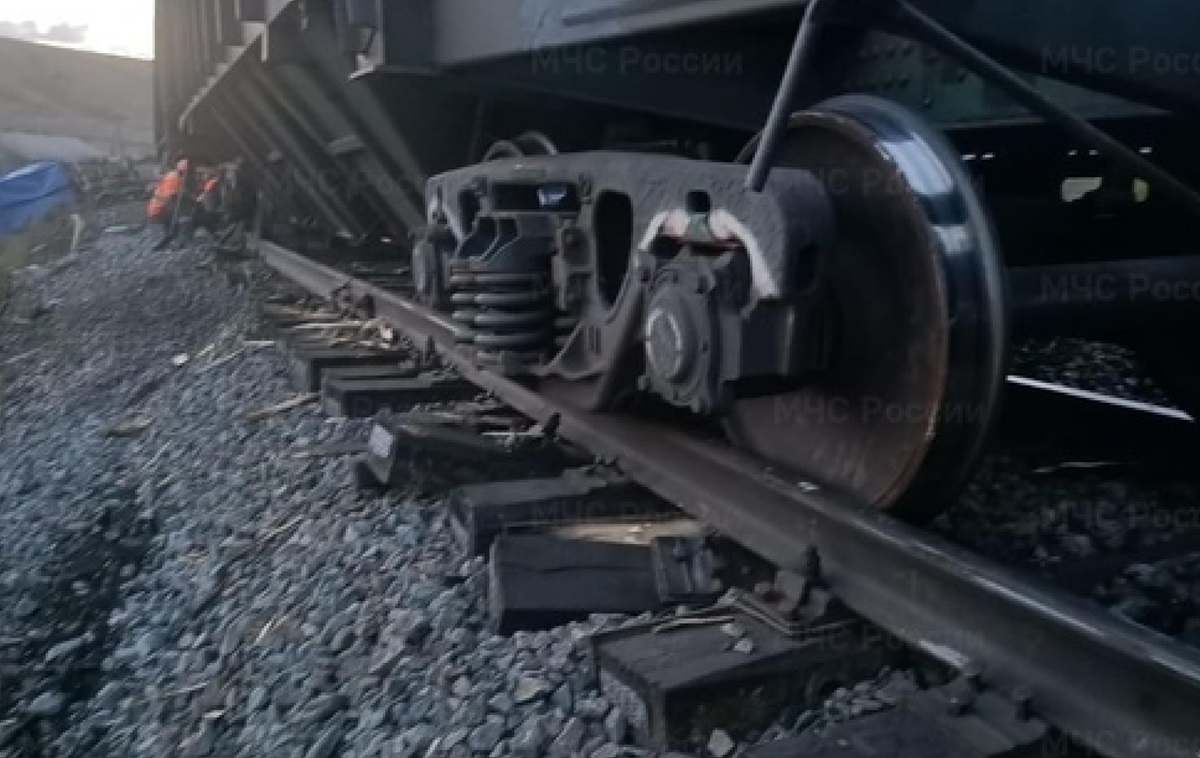 Новини світу - В Росії 35 вагонів зійшли з рейок